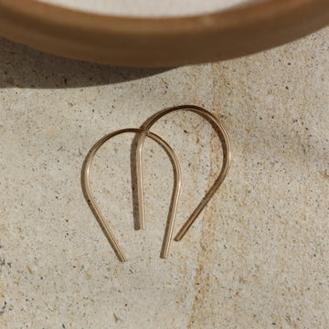 TOKEN JEWELRY | horseshoe earrings