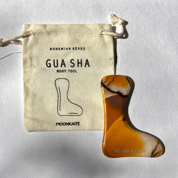 BOHEMIAN RĒVES | lymphatic body gua sha moonkaite stone